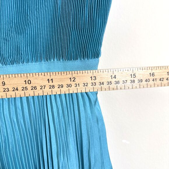 Alice + Olivia Joleen Pleated V Neck Dress Sz 6 Aqua Blue Fit & Flare (W/Flaws) - Picture 7 of 10